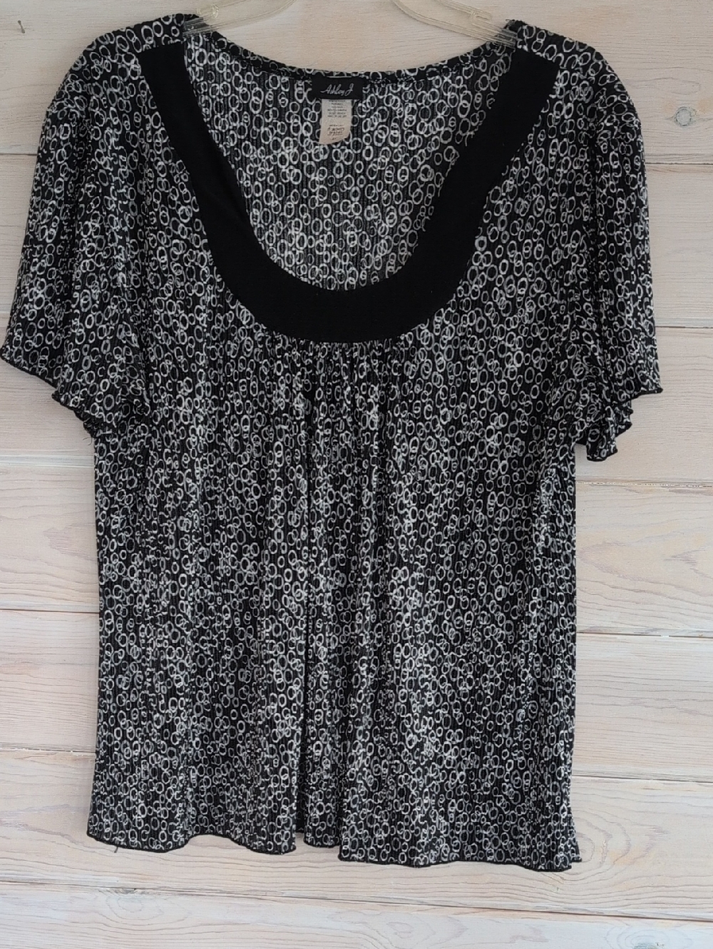 Ashley J Black & White Scoop Neck Short Sleeve Top with Contrast Yoke 2XL